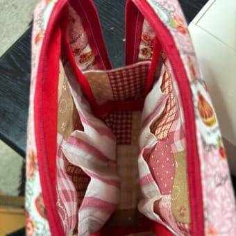 縦型メイクポーチ