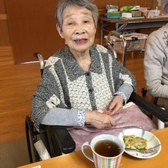 ケアライフ柳原　にらせんべい作り