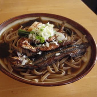 柳葉魚蕎麦を喰らう