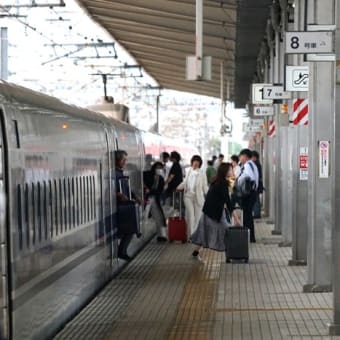 岐阜羽島駅のディズニー新幹線 ＆ ドクターイエロー