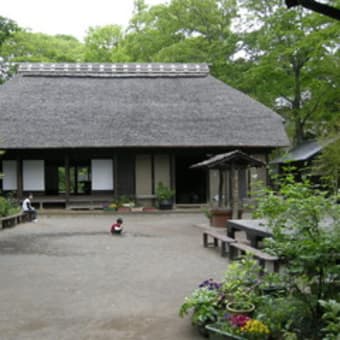 雨の長屋門公園