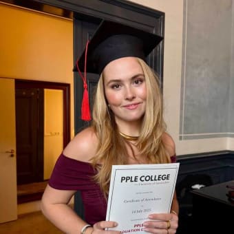カタリナ・アマリア王女、学位取得
