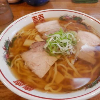 2軒目は【うめ八（うめや）】　雪が降る前の喜多方ラーメンツアー