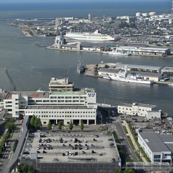 米軍掃海艇寄港