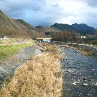 ダムの下流に、えっ　どうして小学校が？   ・・・・・　山形・蔵王ダム