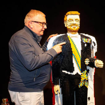 ロラン王子父子、オランダでのレゴ作品展へ