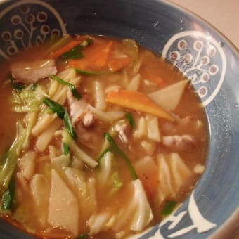 「じゃがいも」入り　ラーメン