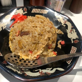 北海道ラーメンみそ熊です冷やし中華と半チャーハンがマイランチ。
