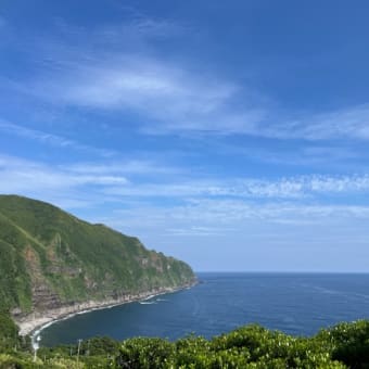 藍ケ江の海✨6月8日(日)⛅️ 鱗雲☁️ 青ヶ島見えました🏝️