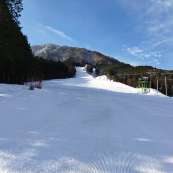 いぶきの里スキー場にて今シーズン初滑りを楽しみました。