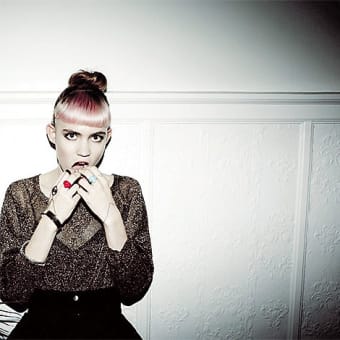 GRIMES★Visions