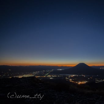 秋の羊蹄山と日の出