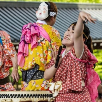 笑う・踊る・・・・・。