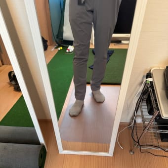 マキロイ風　スリムパンツ
