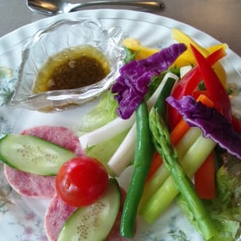 天空のレストラン「ペンション・エルブルズ」　ランチ