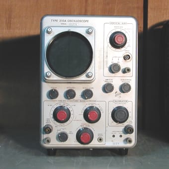 ＴＥＫ　３１０Ａ　管球式ポータブルオシロ