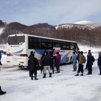 茨城県バス協会主催の雪道講習に参加しました。