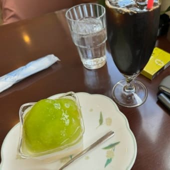 昨日ホールケーキを買ったので今日はショートケーキにしました　2024年6月16日