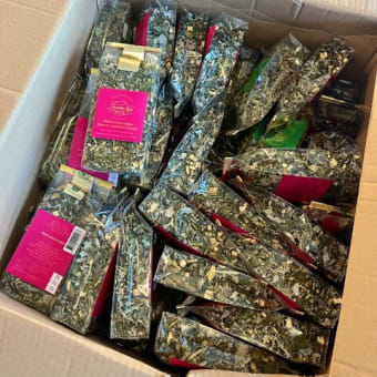 ラトビアからハーブティーが届きました。