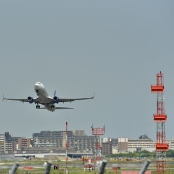 福岡空港で飛行機がUターン