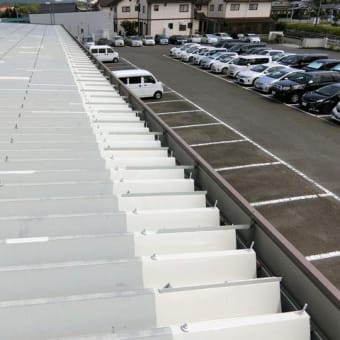 板金屋根か外壁からの雨漏り補修