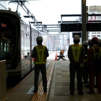 試運転電車入線・広島駅ビル　250612