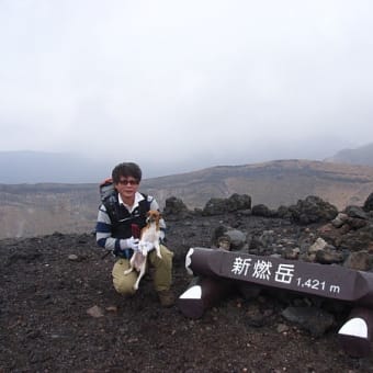 河原から新燃岳を歩く