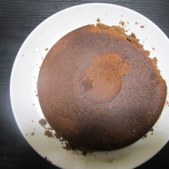 炊飯器でチョコレートケーキ