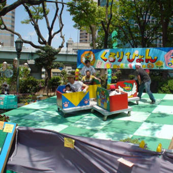 連休中の中之島祭り