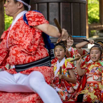 笑う・踊る・・・・・。
