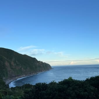 藍ケ江の海✨7月12日(土)☁️☔️⚡️🌤️  青ヶ島見えいます。