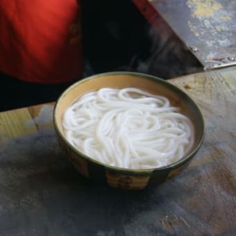 雲南省の米で作った麺=餌塊絲