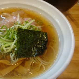 梅田で食べるクリアなスープが絶品の人気ラーメン店