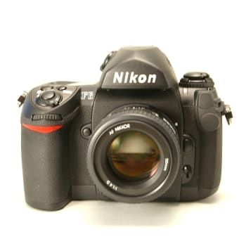 発売２０年を迎えるフルメカニカル・フィルム一眼レフ　ニコンＦＭ１０