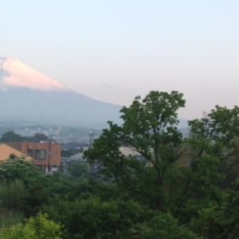 又雪化粧の富士山