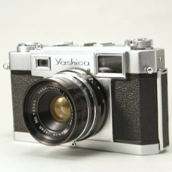 懐かしきフィルムカメラのエプロンデザイン