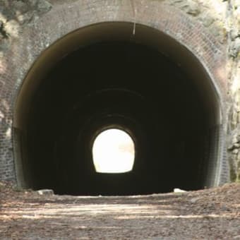 廃線跡を歩く