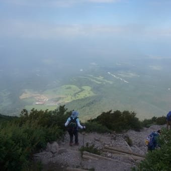 季節外れの猛暑の大山登山