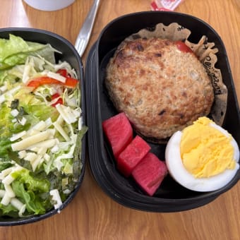 休憩タイムに先ずはお弁当…