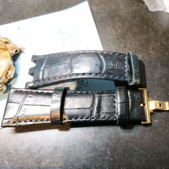 『一発勝負!!』『カットした革は戻らない!!』 VERQ00320 #VERSACE #ヴェルサーチ #Vレース #革ベルト #革バンド #加工 #修理 #交換 #新潟県 #柏崎市 #岸本時計店 