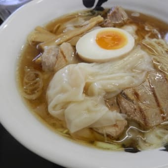 山形県酒田市のワンタン麺【花鳥風月】