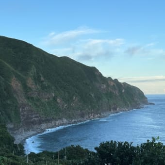 藍ケ江の海✨7月12日(土)☁️☔️⚡️🌤️  青ヶ島見えいます。