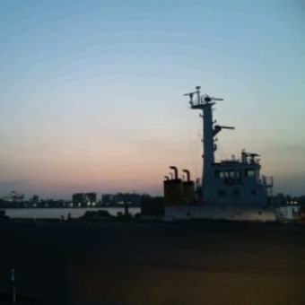 宇部港の夕暮れ