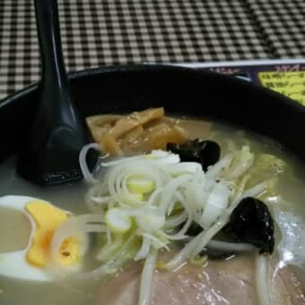 年賀ハガキを作ってみた　花の和柄（フリー素材）