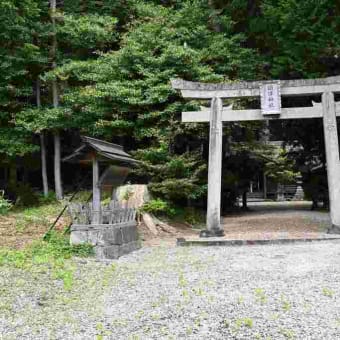 都祁で奈良時代の官僚「小治田安萬侶の墓」に