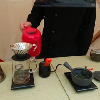 2021年　Happy New Year !!  商店街に茶師現る