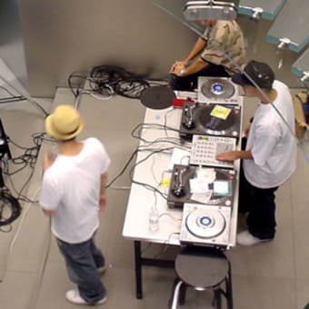 アップルストアのDJ