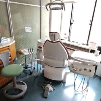昨年に続いて歯科用診療台１台交換しました