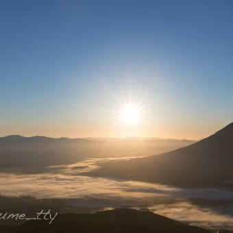 羊蹄山と雲海と日の出