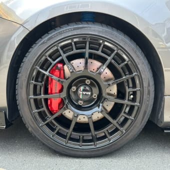 激的な一台へ進化！アバルト595コンペティツィオーネを徹底カスタム！